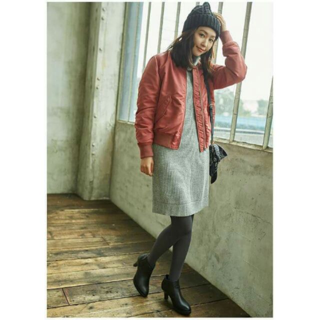 Áo bomber gió Uniqlo