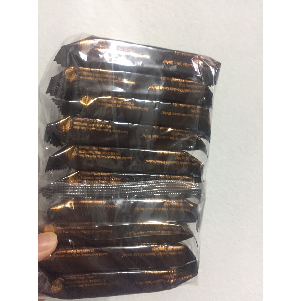 Lốc 10 gói bánh xốp Nabati vị socola  20g