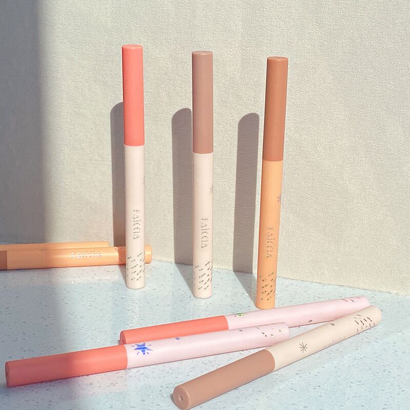 Bút chì kẻ nhũ vẽ bọng mắt  lấp lánh bám màu lâu trôi sắc nét