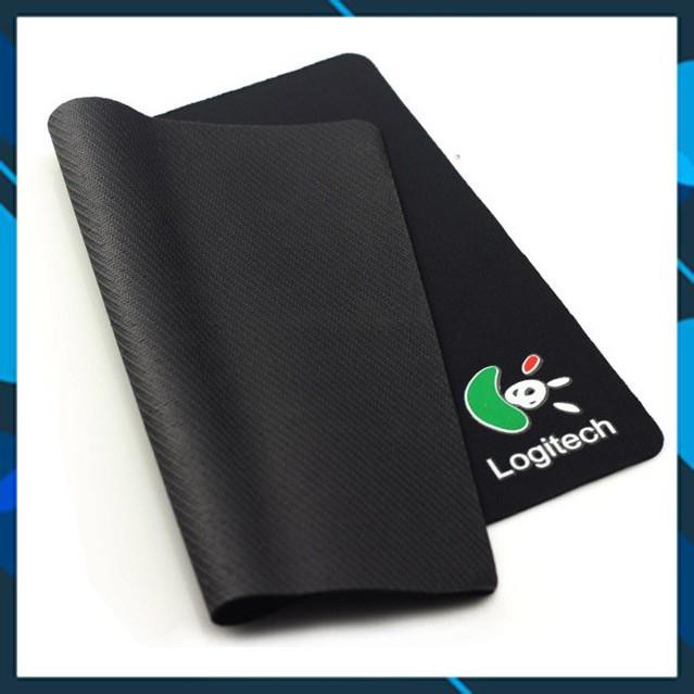 Miếng lót chuột Logitech - Bàn di chuột chính hãng cao cấp (22 x 18cm)