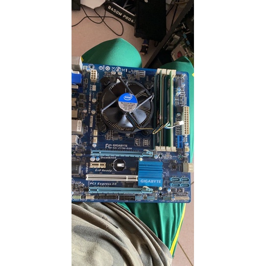 manboard gigabyte z77 4 khe ram 8pin cpu socket1155