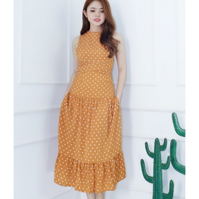 Đầm maxi hở lưng chấm bi thắt dây nơ