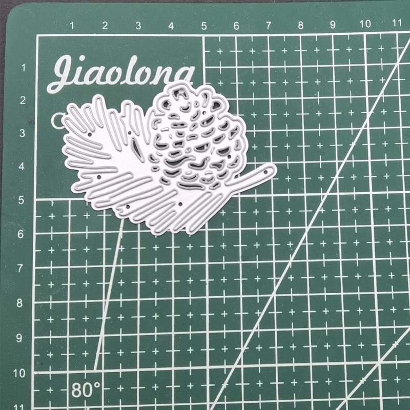 Khuôn Cắt Giấy Làm Từ Kim Loại Hình Nón Họa Tiết Giáng Sinh Trang Trí Scrapbook