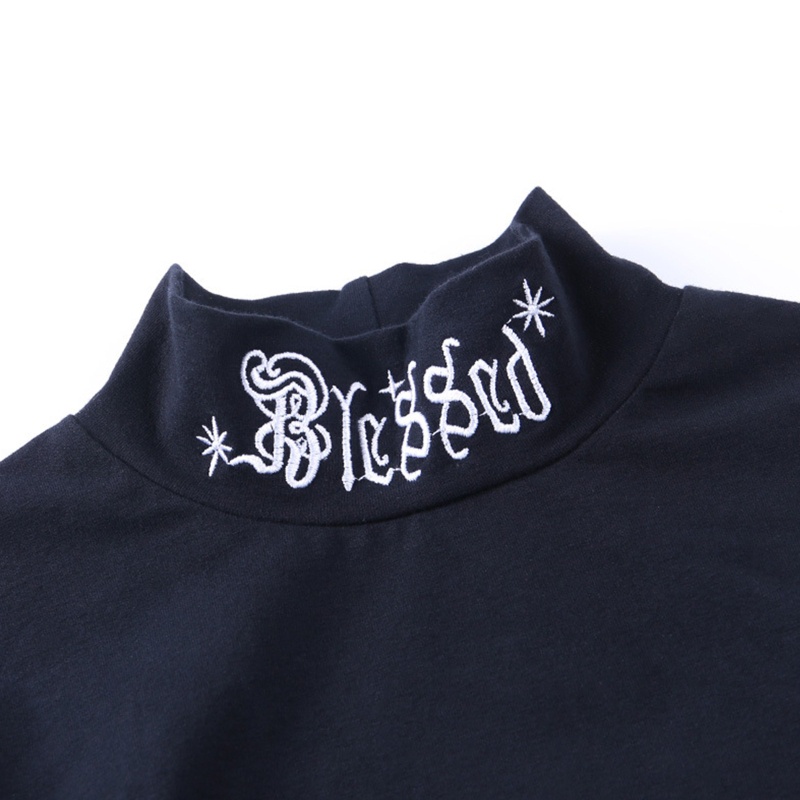 Áo Croptop Tay Dài Cổ Lọ Màu Đen Thêu Chữ Phong Cách Gothic