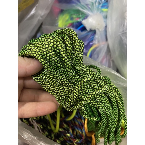 Dây dù paracord bảng size 4mm- giá bán 1 mét