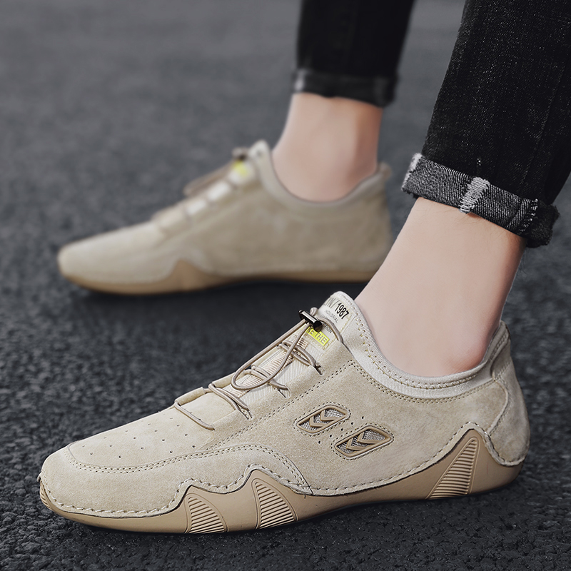 Giày thể thao thời trang cho nam khi leo núi