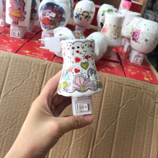 Đèn ngủ kiêm sông tinh dầu