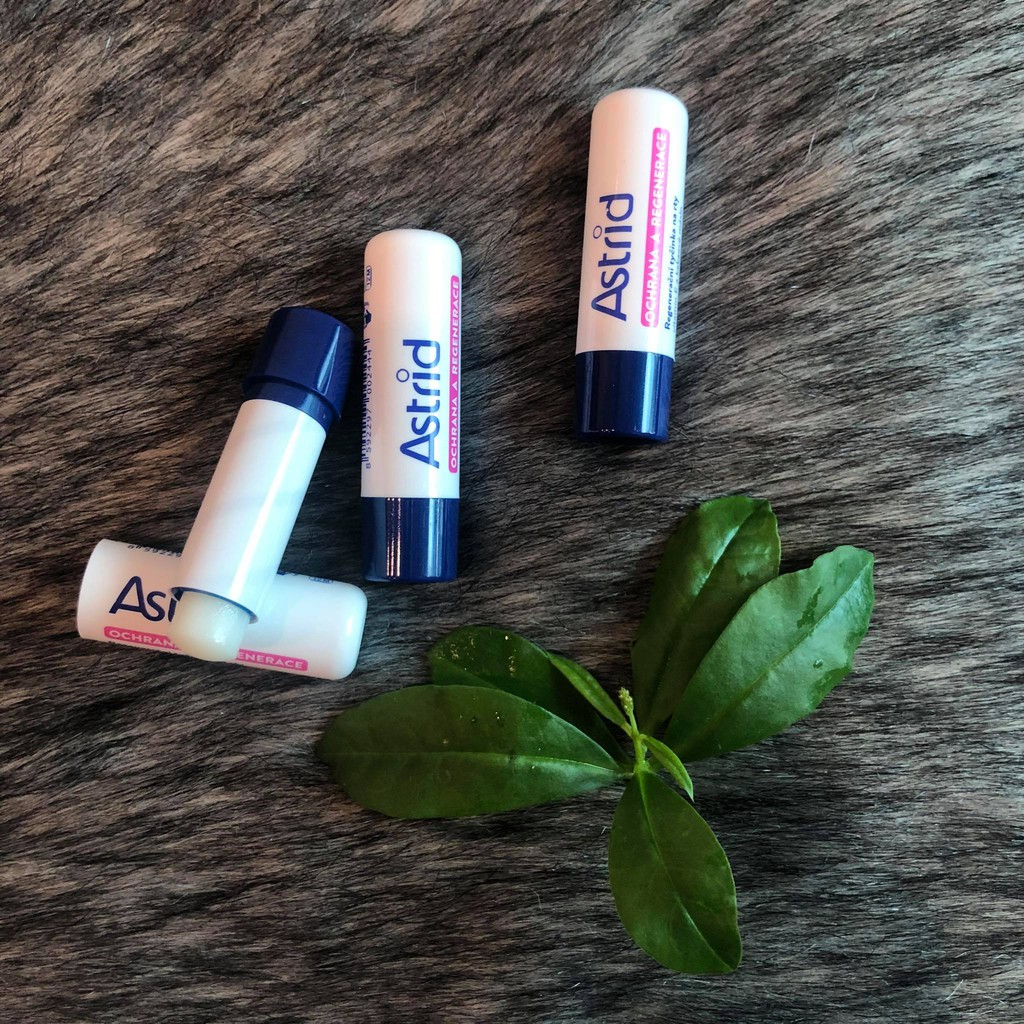 Son dưỡng Astrid - Son dưỡng môi mỡ hươu 4.8g loại fullsize size to