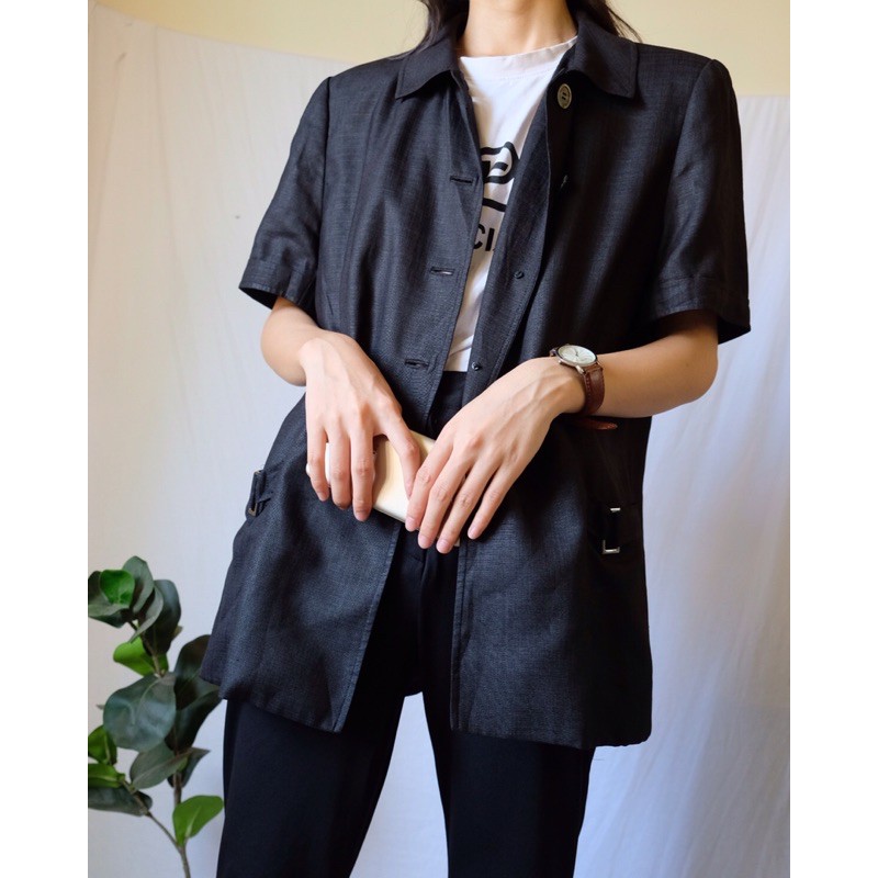 blazer đen ngắn tay có độn vai