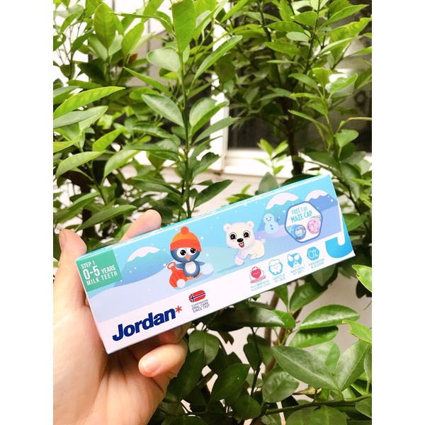 Kem đánh răng Jordan cho bé vị dâu &amp; vị nho 75g(0-5y&amp;6-12y)