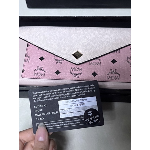 Ví đeo chéo MCM Hồng