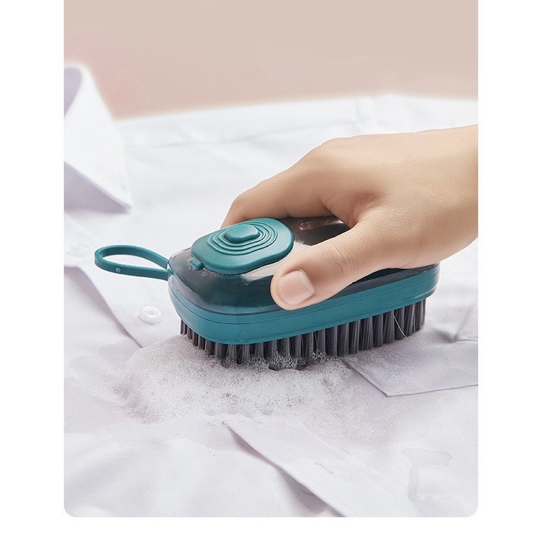 Bàn chải giặt đồ đa năng có bình chứa xà phòng và nút ấn tiện lợi