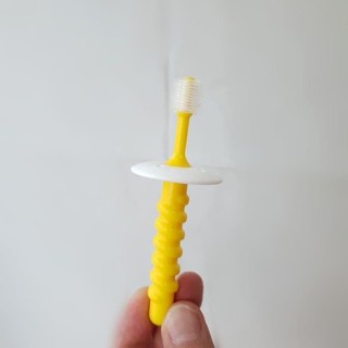 Bàn chải đánh răng 360 độ