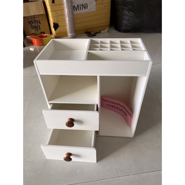 Tủ mini đựng mỹ phẩm màu trắng