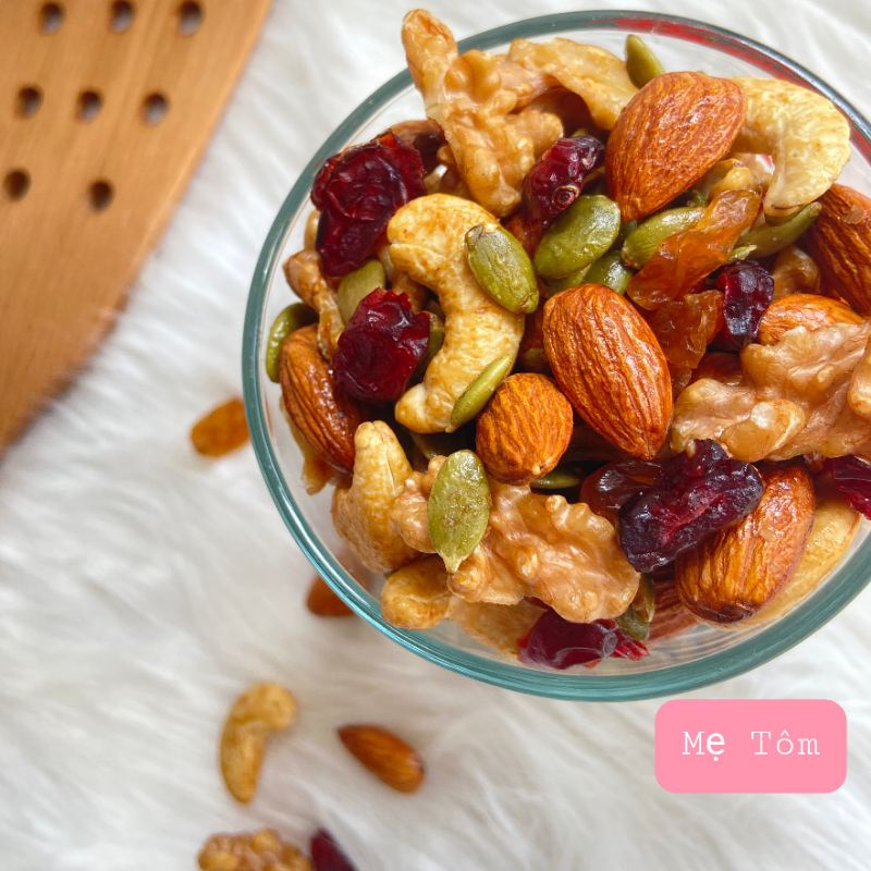 500Gram Granola cao cấp 100% hạt (không yến mạch)(NGŨ CỐC NGUYÊN HẠT,HẠNH NHÂN,ÓC CHÓ,HẠT ĐIỀU,HẠT BÍ, K MAC CA)