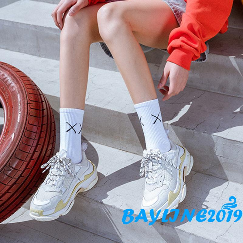 Đôi vớ thể thao họa tiết chữ thập thoải mái chống sốc thời trang dành cho cả nam và nữ