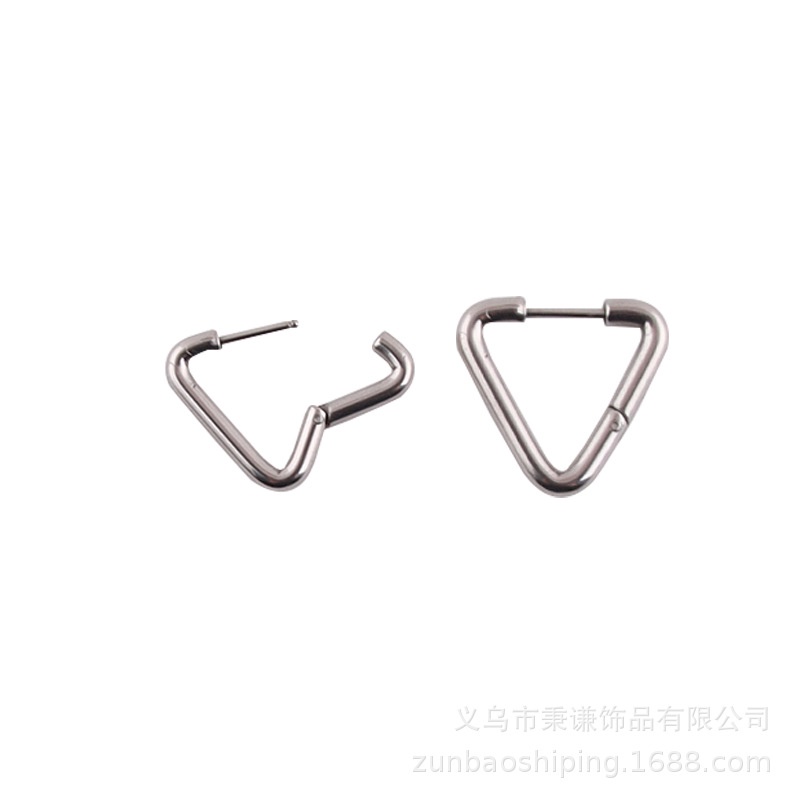 Khuyên titan tam giác thanh tròn gập khớp