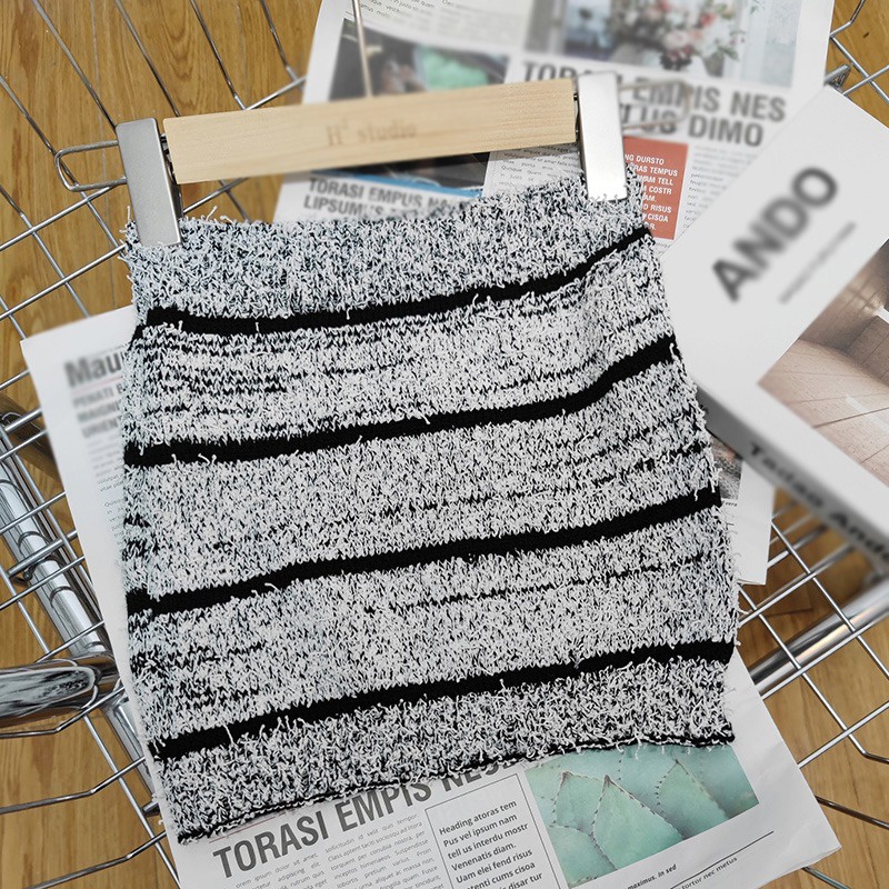 Áo Croptop Không Tay Phối Lông Họa Tiết Kẻ Sọc Phong Cách Hàn Quốc Thời Trang Cho Nữ