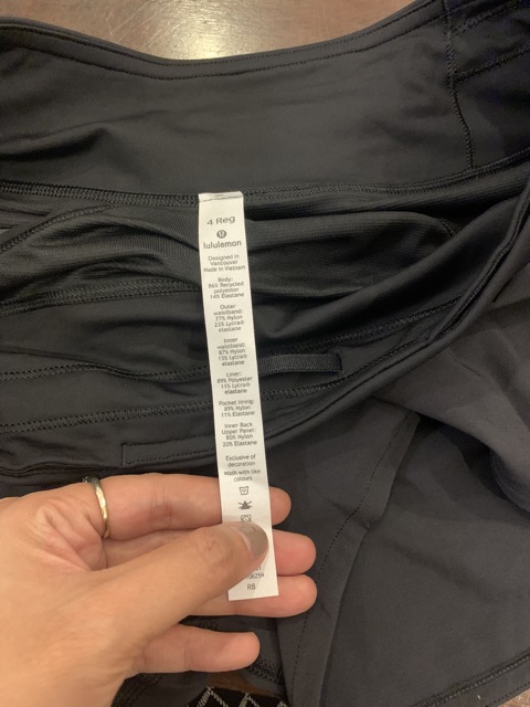 Quần short lululemon dài 2"5