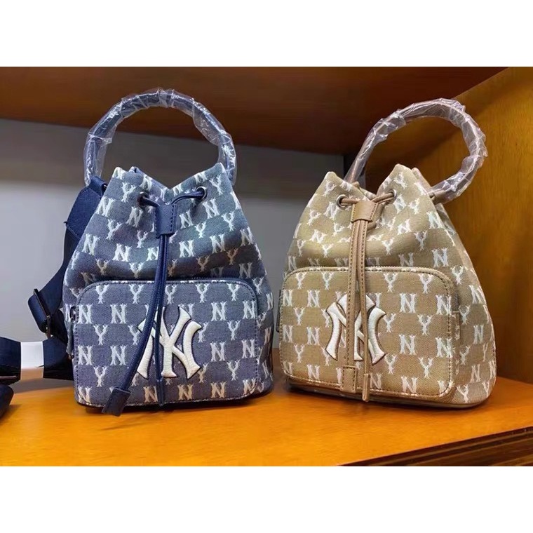 Túi đeo chéo 1 vai dây rút dây MLB Monogram Jacquard