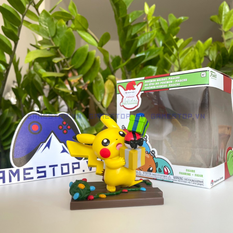 Mô hình pokemon holiday Pikachu figure by Funko 7 cm Pokemoncenter com nhựa Resin chính hãng Mỹ POKFK01