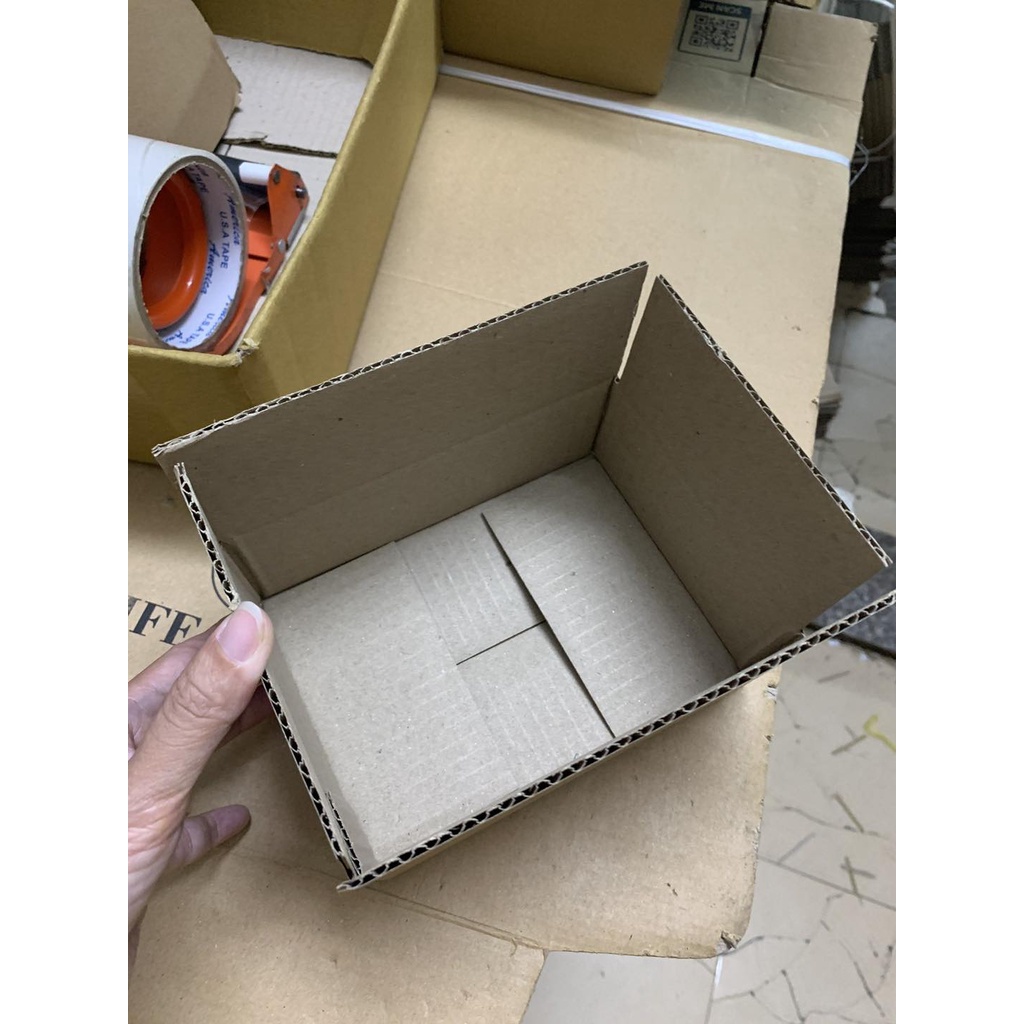Q12 - 1 Hộp carton Size 16x12x6 Cm