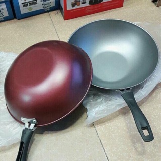 Chảo chống dính sâu lòng khá dày dặn - hàng khuyến mại nên giá rẻ lắm luôn Lẻ chỉ# 75kthôi ạ