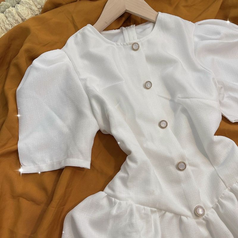 Đầm trắng tay phồng xòe tinh khôi đính nút Hanny Dress
