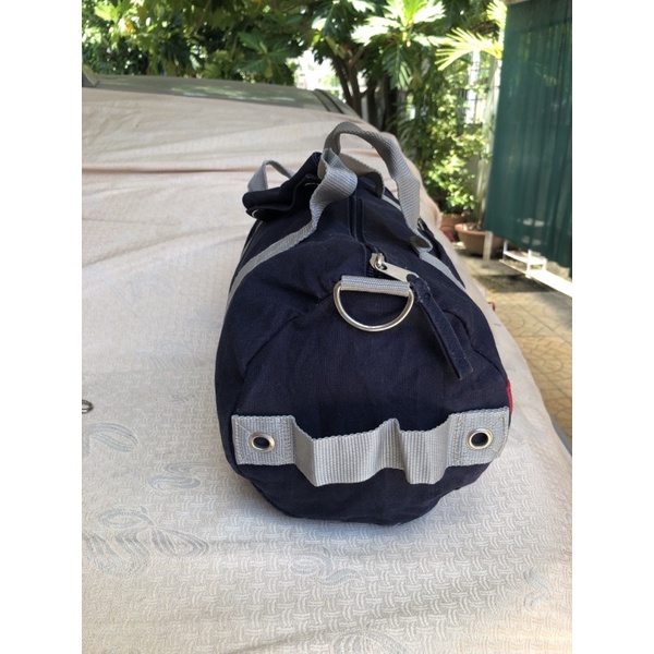 Túi chuẩn si. túi qua sử dụng .khách vui lòng xem hình nếu muốn biết thêm thông tin sản phẩm mời khách vô chat . Thanks.