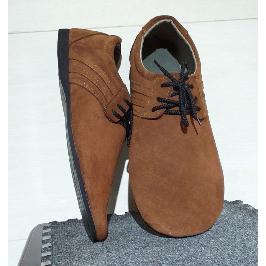 Giầy đá cầu  Lưới tiêu chuẩn-Hà Nội-Sài Gòn