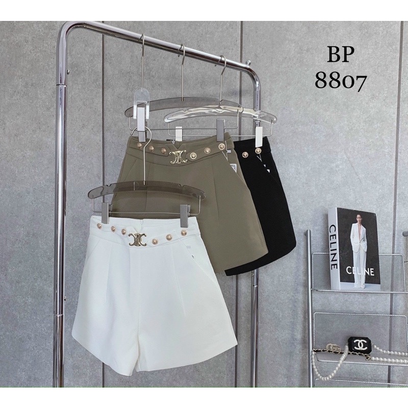 Quần short vải cạp nạm đinh