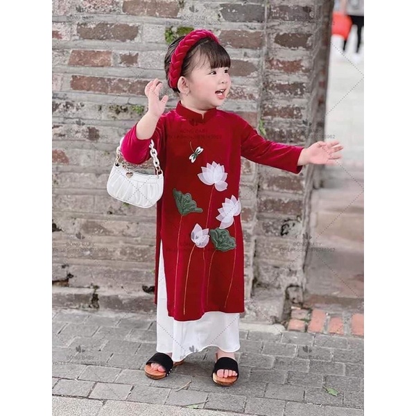 Áo dài nhung đỏ bé gái