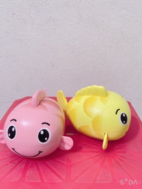 Cá voi cá vàng bơi vặn cót (Đồ chơi nhà tắm)