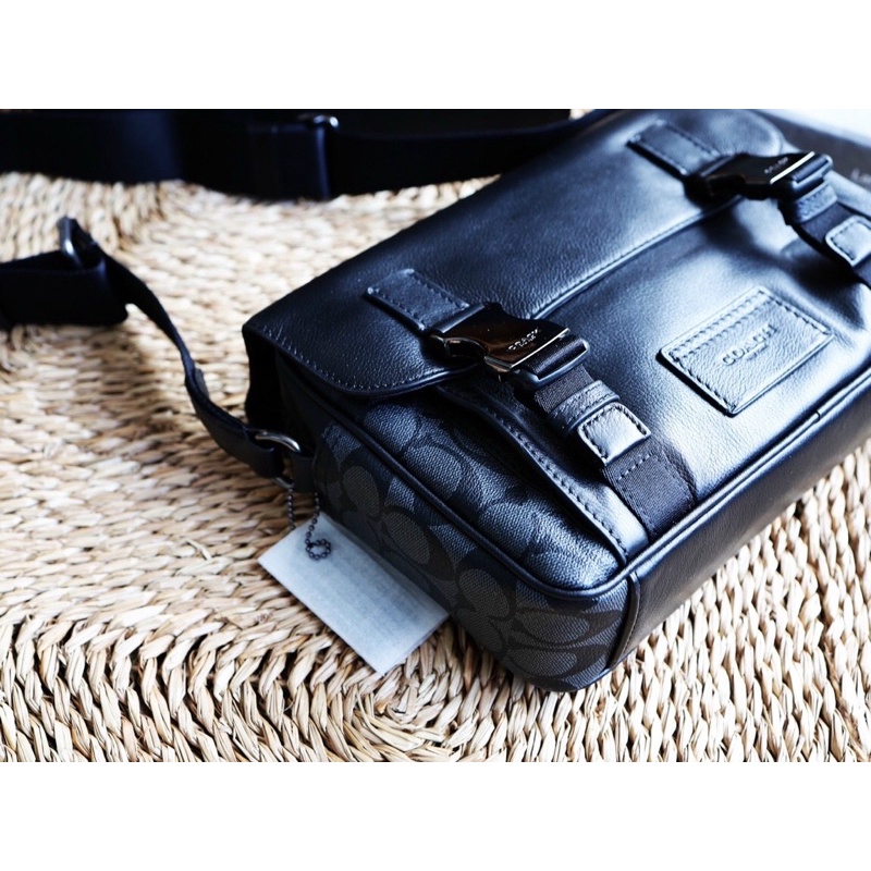 TÚI ĐEO CHÉO COACH TRACK