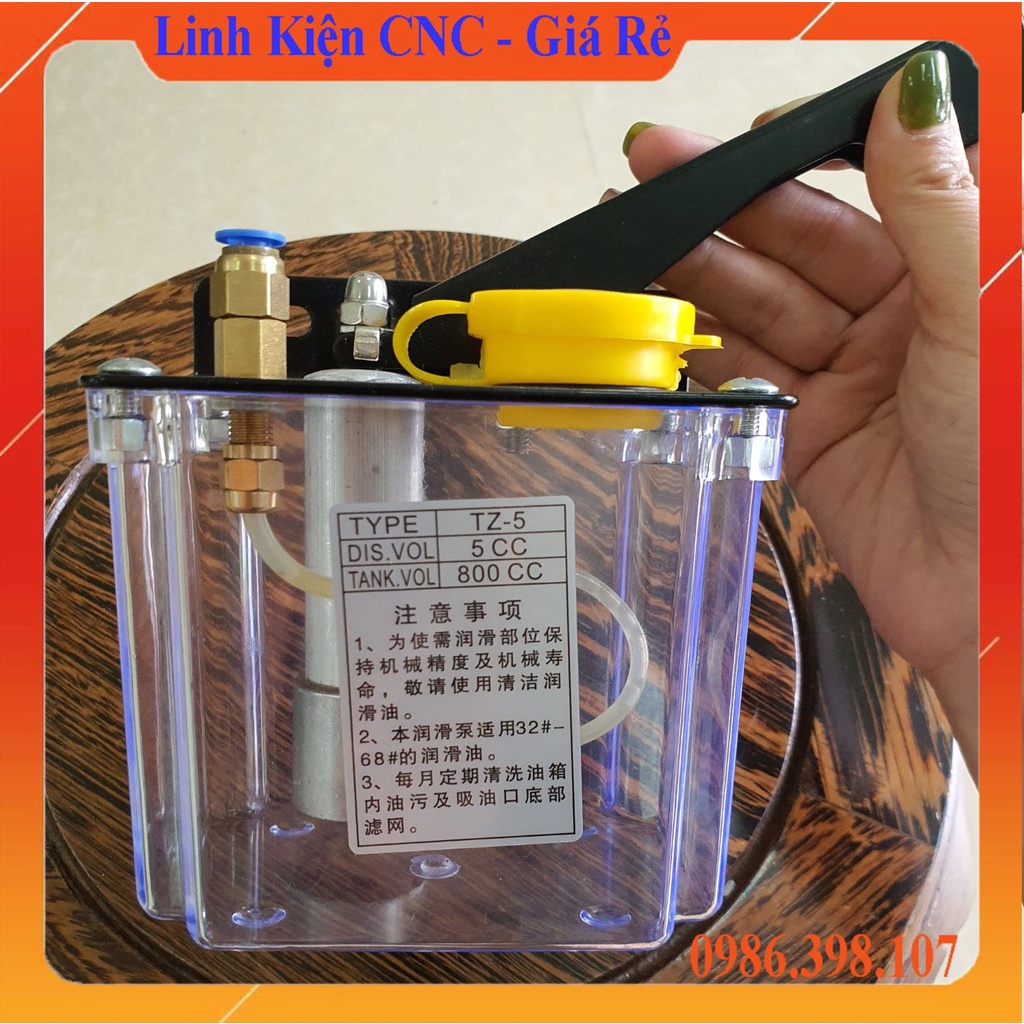 Bình Bơm Dầu Máy CNC