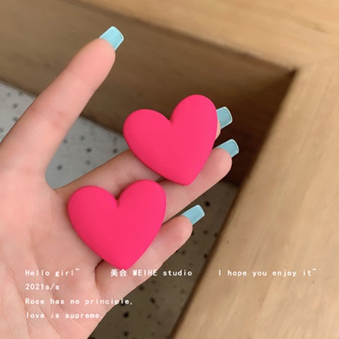 Khuyên tai hình trái tim cỡ lớn thiết kế cá tính