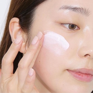 Kem chống nắng Clarins