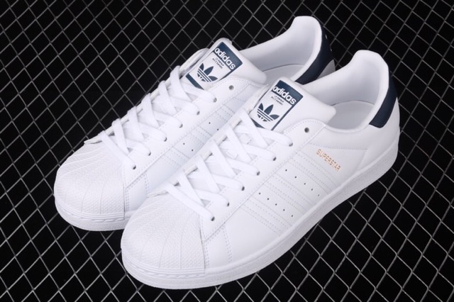 Giày Adidas Superstar Star trắng gót đen mũi sò