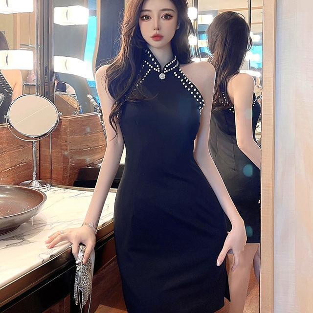 Chân Váy Ôm Dáng Xẻ Tà Đính Hạt Cườm Thời Trang Cao Cấp Phong Cách Mới Cho Nữ