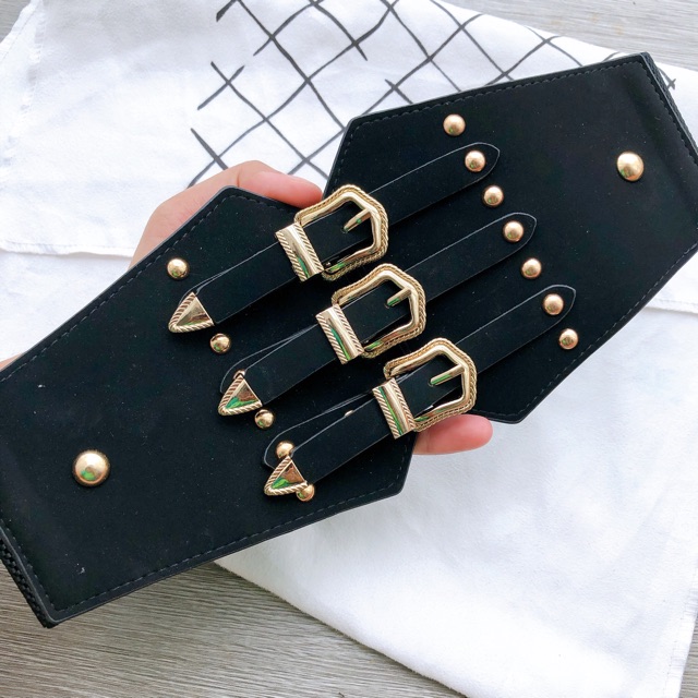 Siêu đai váy cá tính