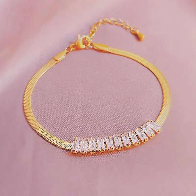 Vòng Tay Thép Titan Đính Đá Zircon Tinh Tế Thời Trang