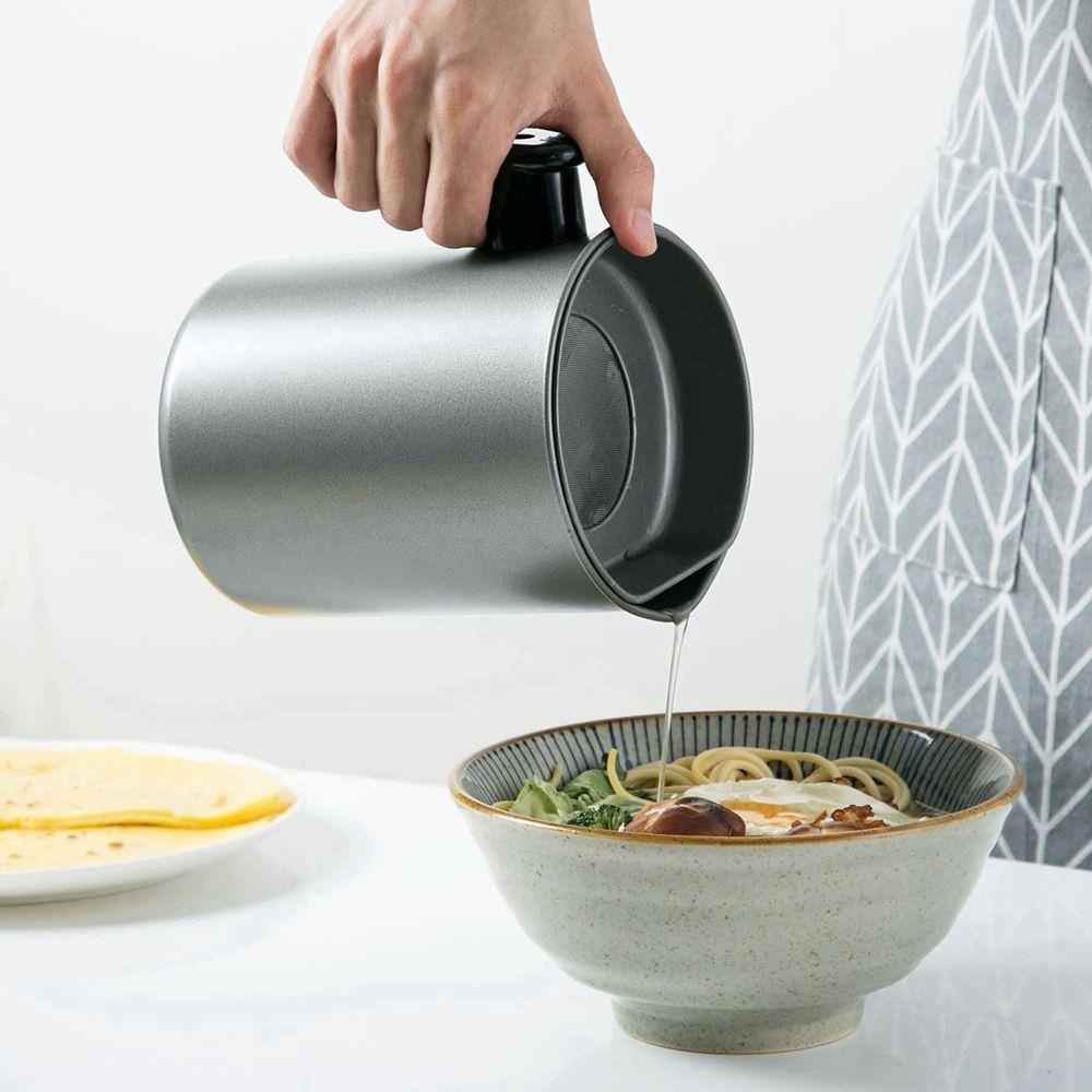 Bình Đựng Gia Vị / Dầu Ăn Kèm Đồ Lọc Tiện Dụng Cho Nhà Bếp