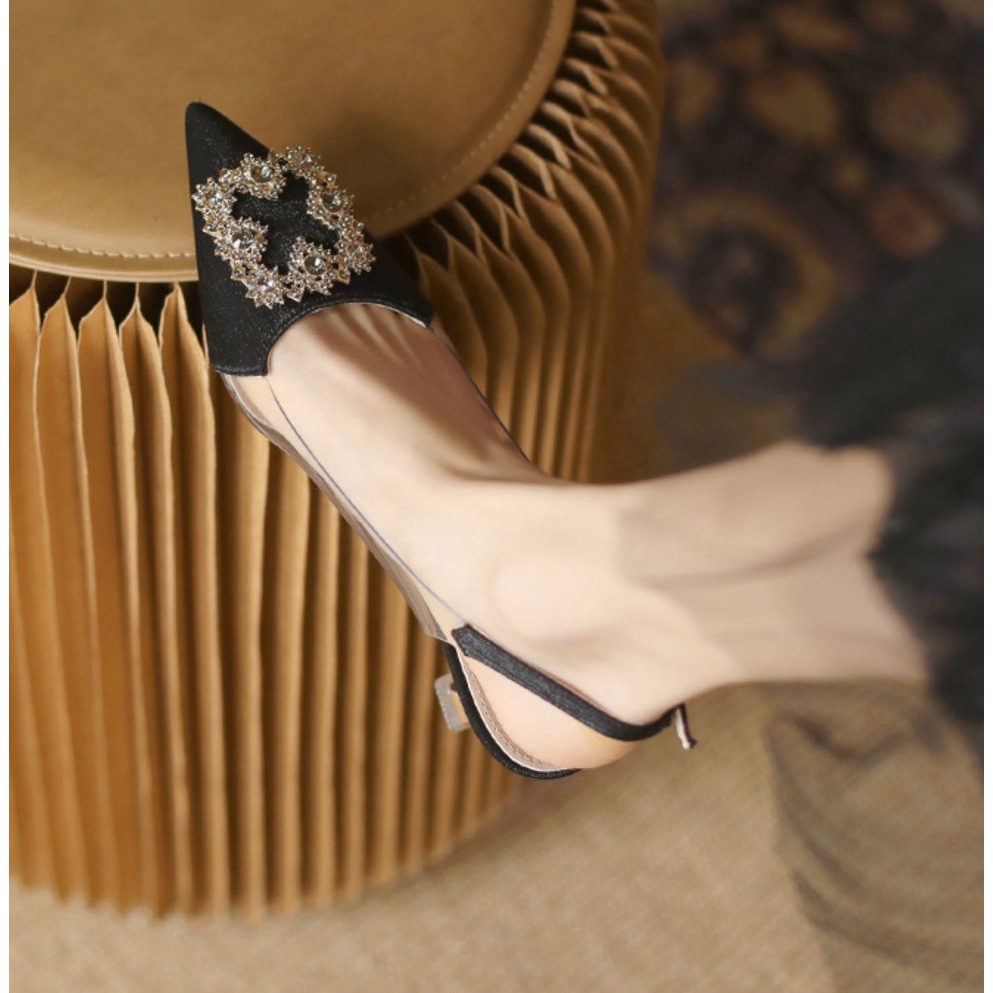Giày hở gót nữ 5p mũi nhọn da vân mềm charm đá bít mũi thời trang công sở đẹp -Dazzling Shoes DA755