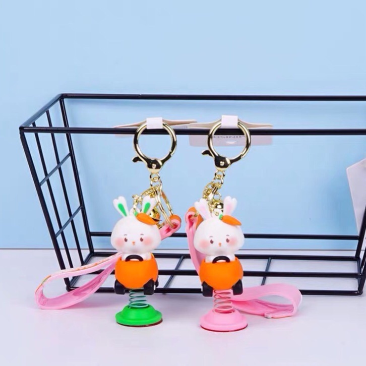 Móc khóa thỏ nhún thỏ lái xe dễ thương làm quà tặng bạn bè người thân, trang trí túi xách balo-Ráp