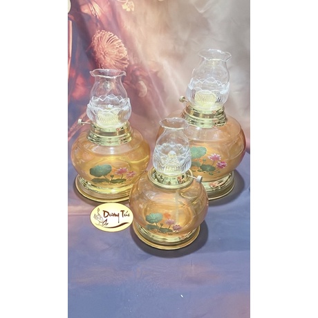 Đèn Dầu Đốt Đèn Hình Bầu In Sen Pha Lê Vàng Thờ Cúng - Chân Hợp Kim / Chân Đồng