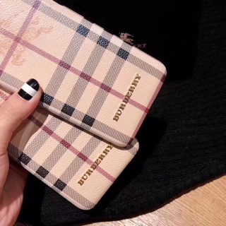 Ốp Burberry