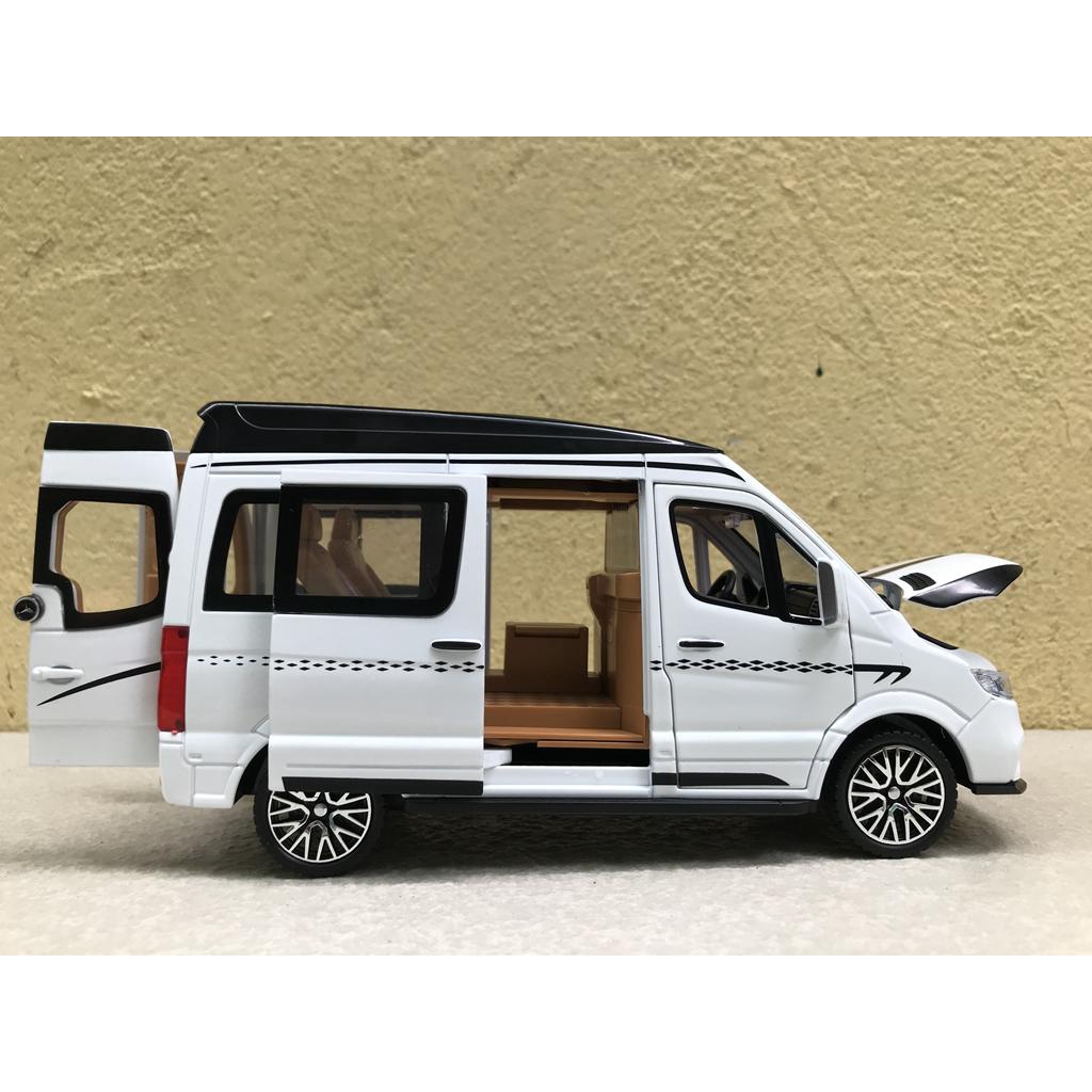 Mô hình xe ô tô MERCEDES Spriter Limousine 1:24