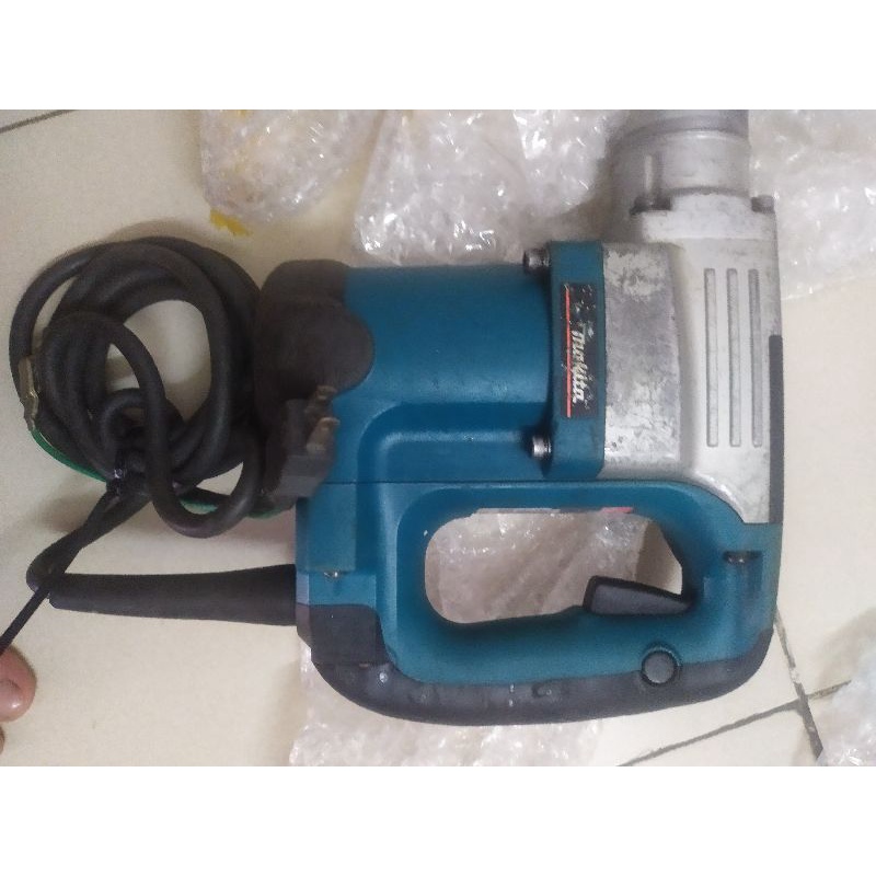 Máy khoan đục bê tông Makita nhật nội địa HM0830 1050W