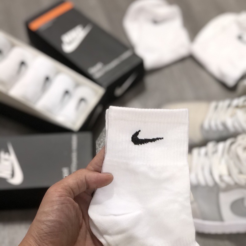 Tất nike cổ cao , vớ nike thể thao trắng đẹp dệt kim cao cấp