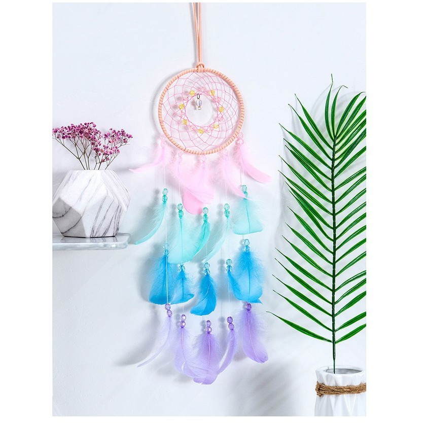 Dreamcatcher -Lưới giấc mơ kèm lông vũ tinh tế giúp không gian trở nên đẹp hơn gồm có đèn vs không có đèn